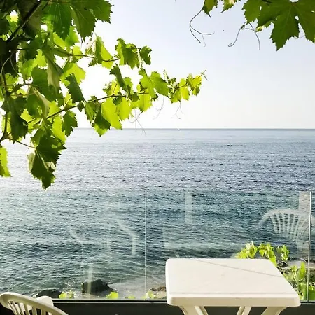 - Cosiness 4 Meters From The Sea Villa
