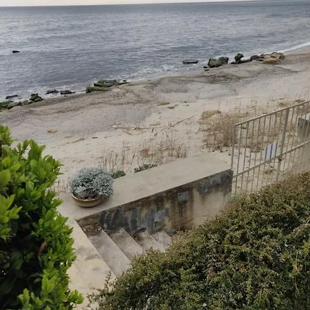 - Cosiness 4 Meters From The Sea *