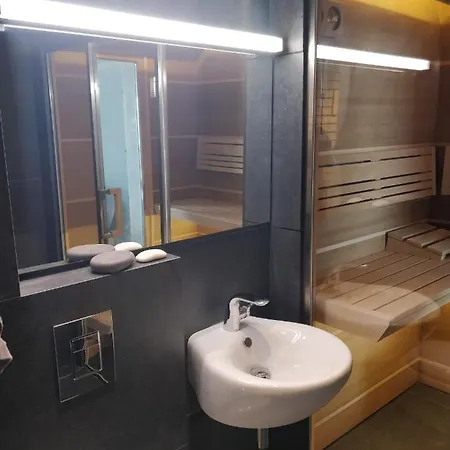 - Cosiness 4 Meters From The Sea Warna