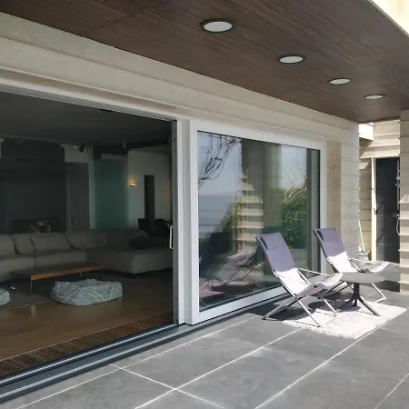 - Cosiness 4 Meters From The Sea Villa *