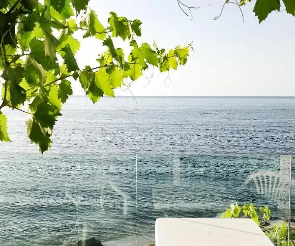 - Cosiness 4 Meters From The Sea Вілла