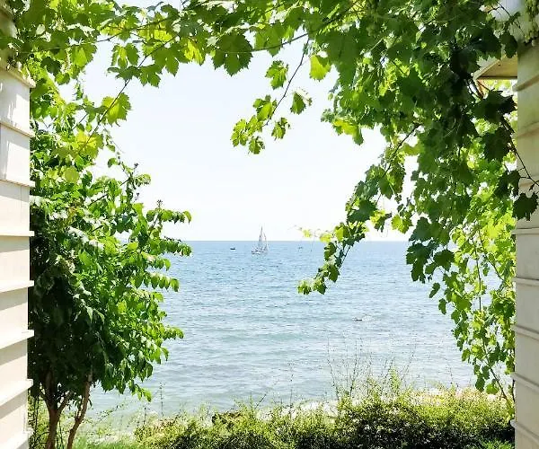 Вілла - Cosiness 4 Meters From The Sea Варна