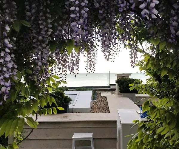 Вілла - Cosiness 4 Meters From The Sea Варна